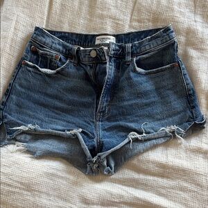 Abercrombie & Fitch The Mom Short High Rise